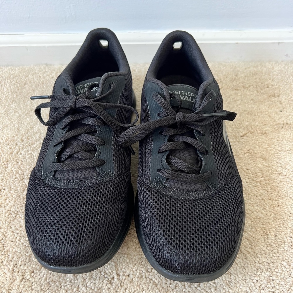 Sketchers Sneakers
